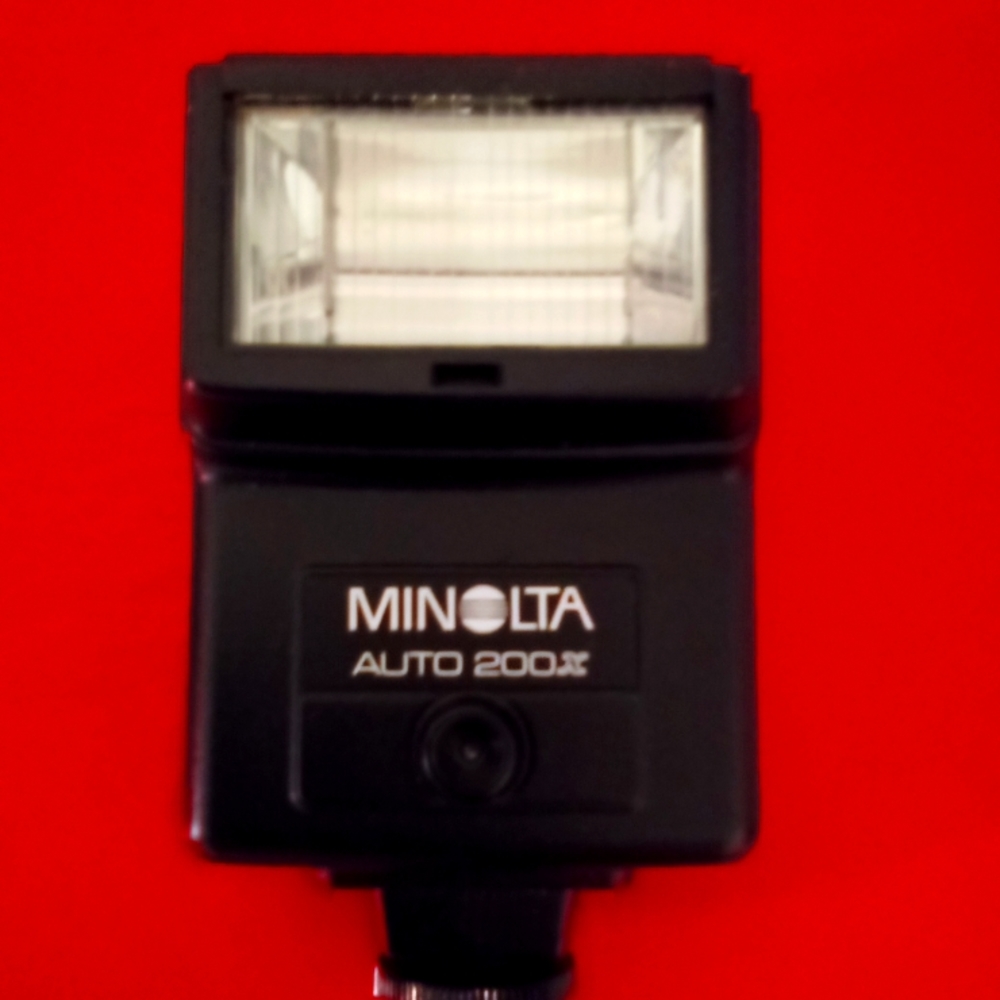Vintage Minolta Auto 200x Flash